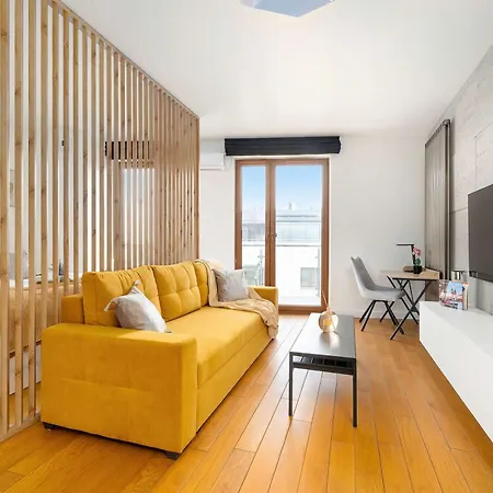 Exclusive Air Conditioned In Cracow With Parking And Desk Close To The River By Renters Prestige Krasków