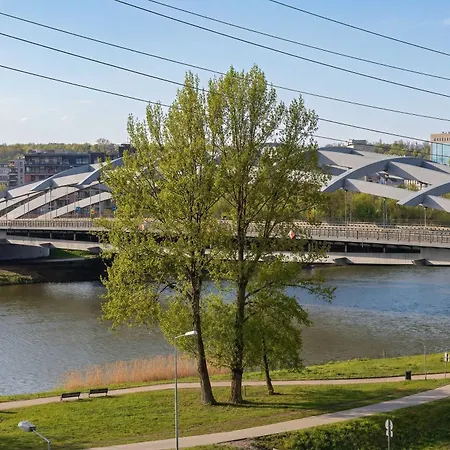 Exclusive Air Conditioned In Cracow With Parking And Desk Close To The River By Renters Prestige Lägenhet *