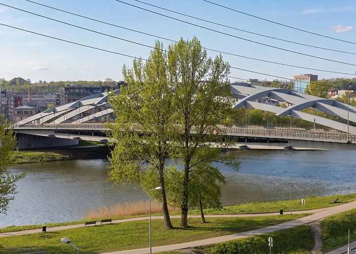 Exclusive Air Conditioned In Cracow With Parking And Desk Close To The River By Renters Prestige Appartement *