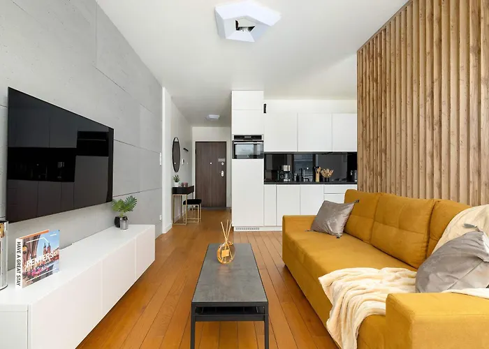 Exclusive Air Conditioned In Cracow With Parking And Desk Close To The River By Renters Prestige *